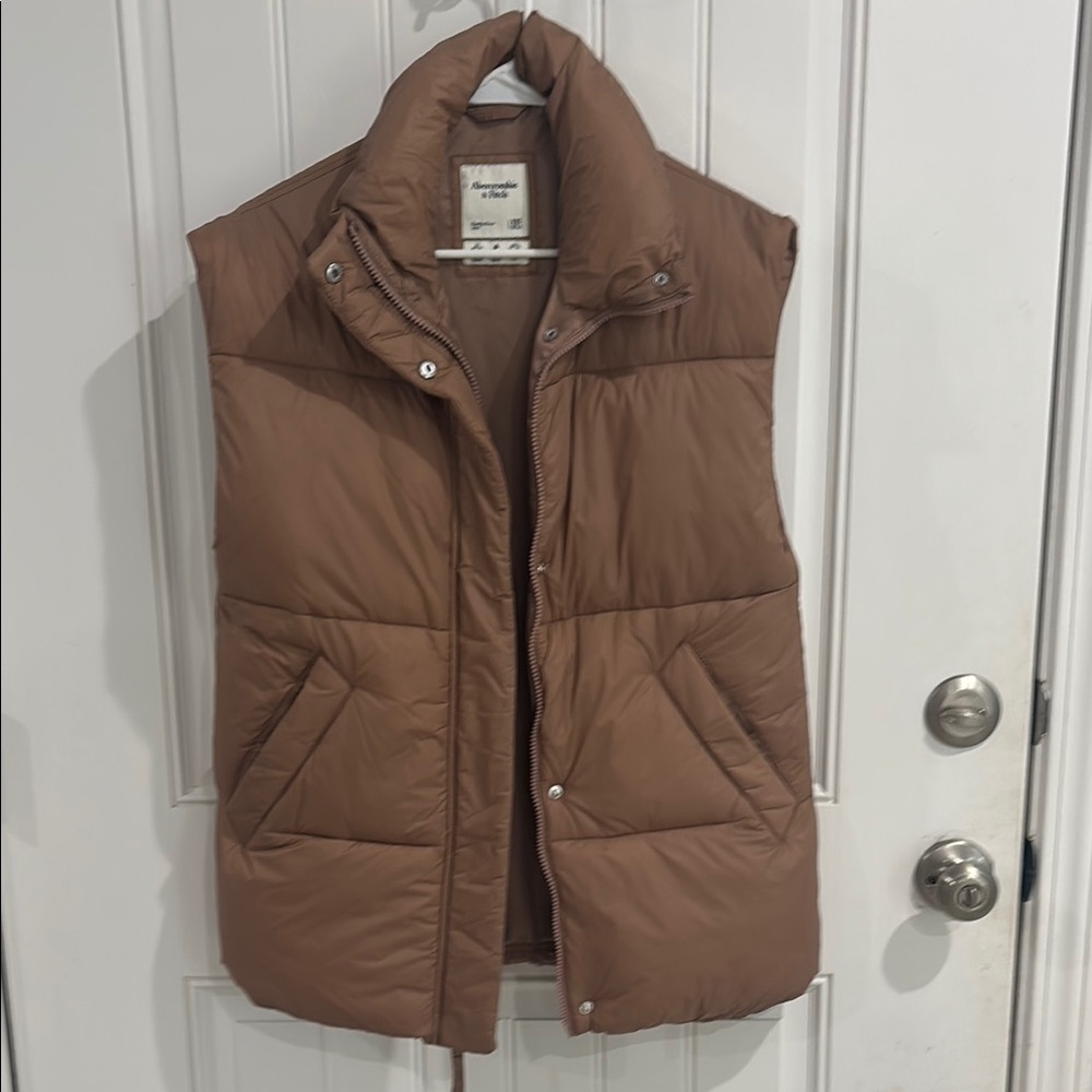 Abercrombie & Fitch Oversized Puffer Vest XXS - Picture 1 of 4